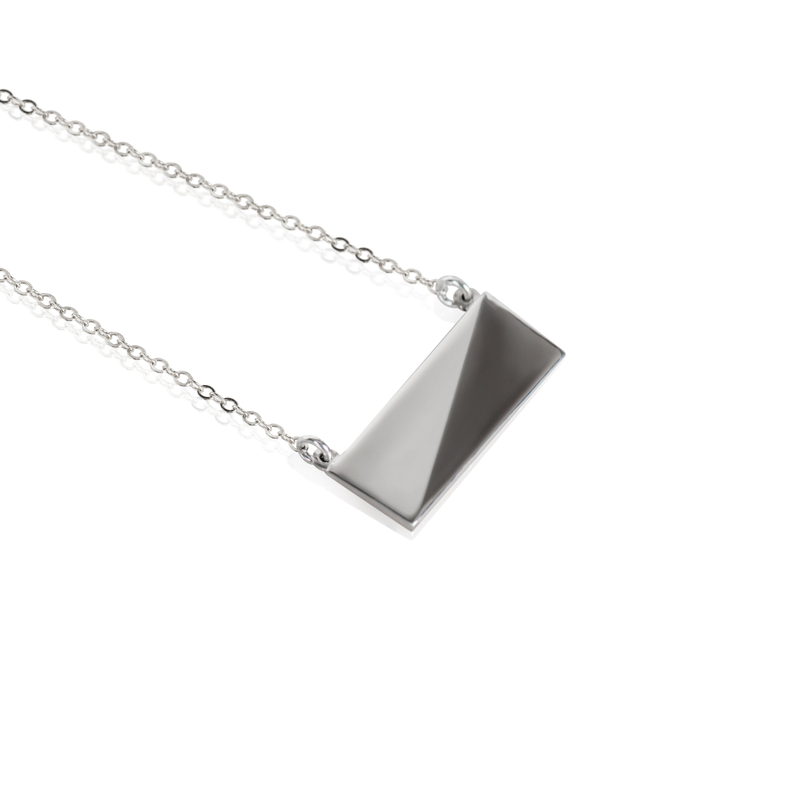 Our flex collection necklace and stud earring set are the perfect stylish accessories for everyday wear. Simplistic and elegant this set can be worn casually or formally.